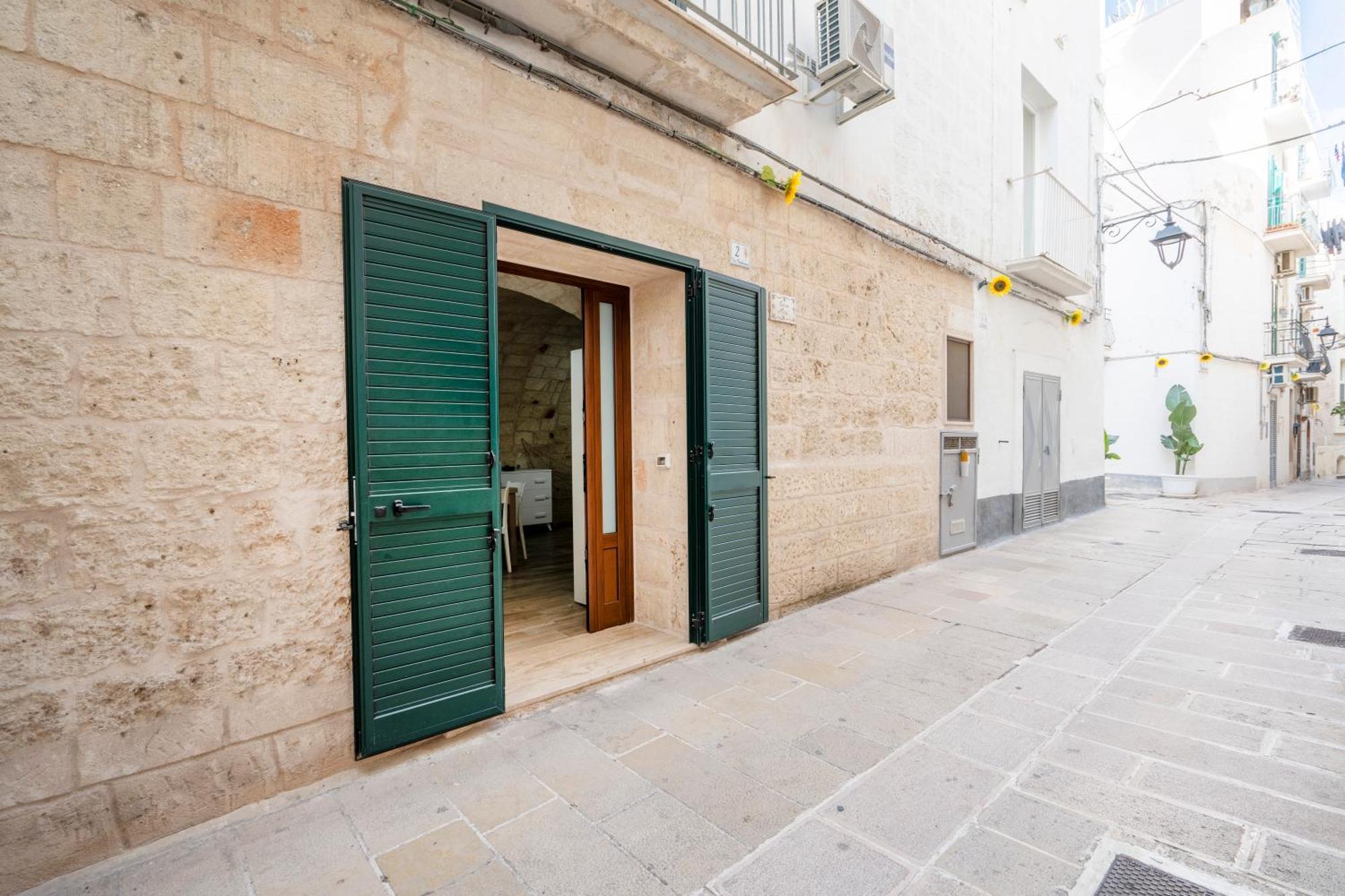 Casa Sardella, In Pieno Centro Storico A 300 Mt Dal Mare Apartment Monopoli Exterior foto