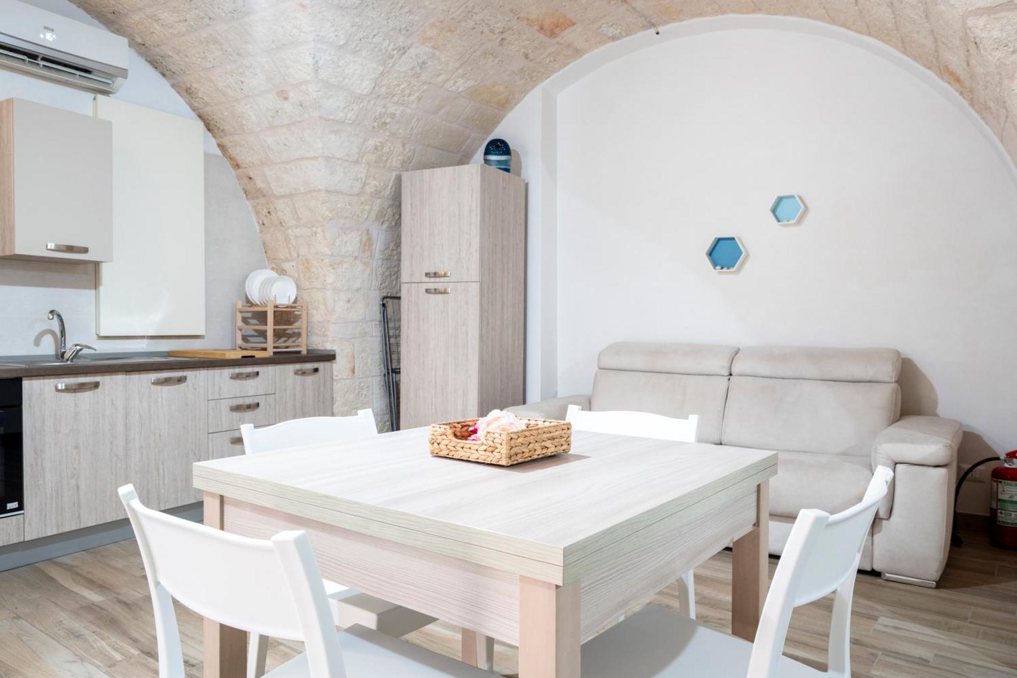 Casa Sardella, In Pieno Centro Storico A 300 Mt Dal Mare Apartment Monopoli Exterior foto