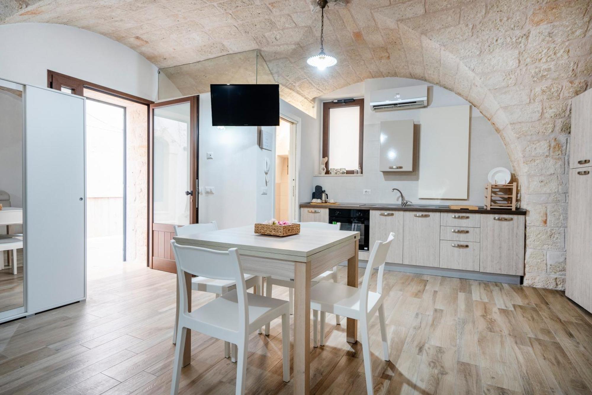 Casa Sardella, In Pieno Centro Storico A 300 Mt Dal Mare Apartment Monopoli Exterior foto