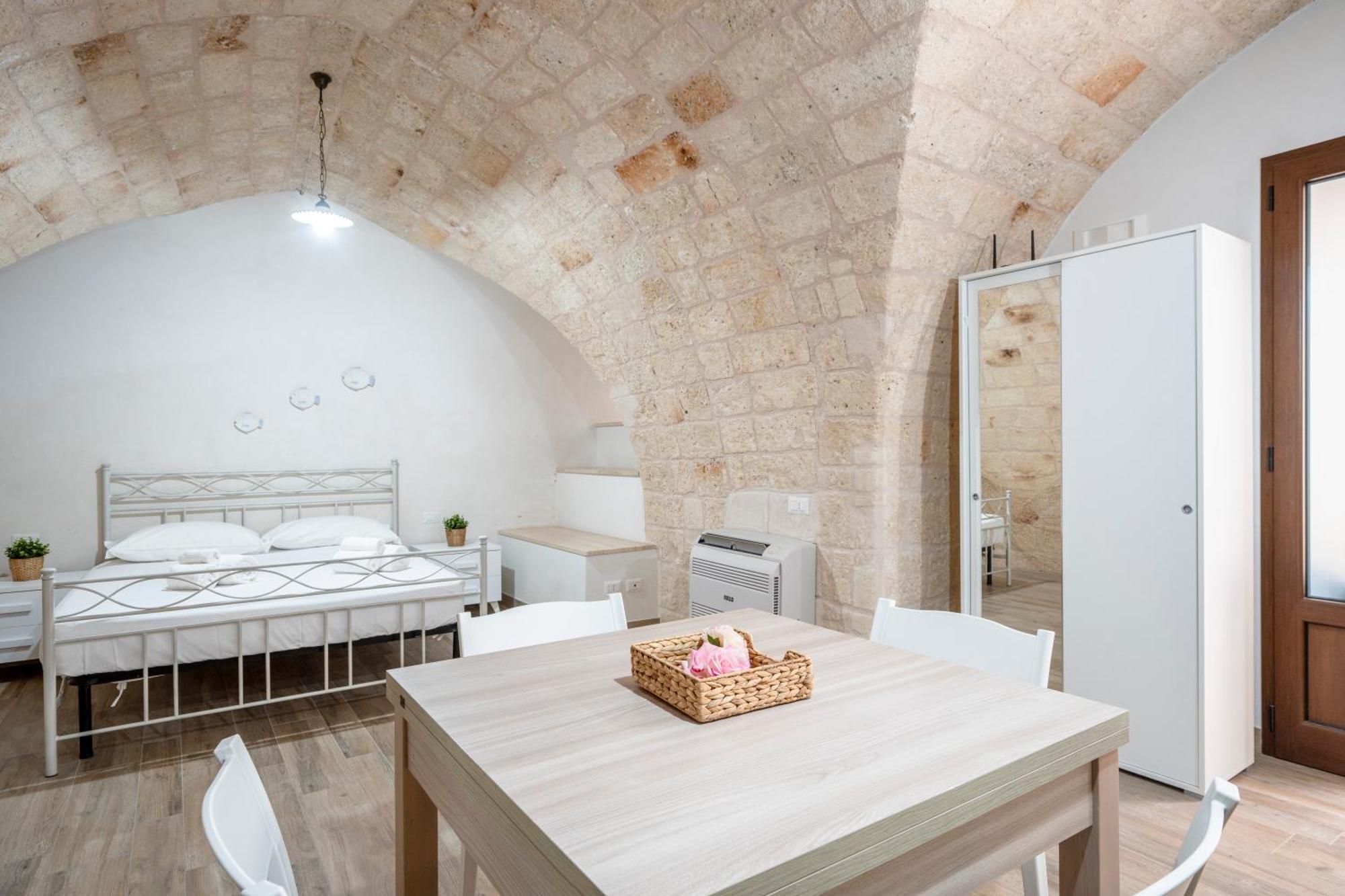 Casa Sardella, In Pieno Centro Storico A 300 Mt Dal Mare Apartment Monopoli Exterior foto